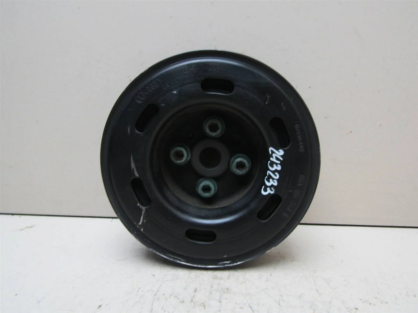 Шкив коленвала Audi A4 (B7) 2005-2007  [06A105243E]  в Вологде