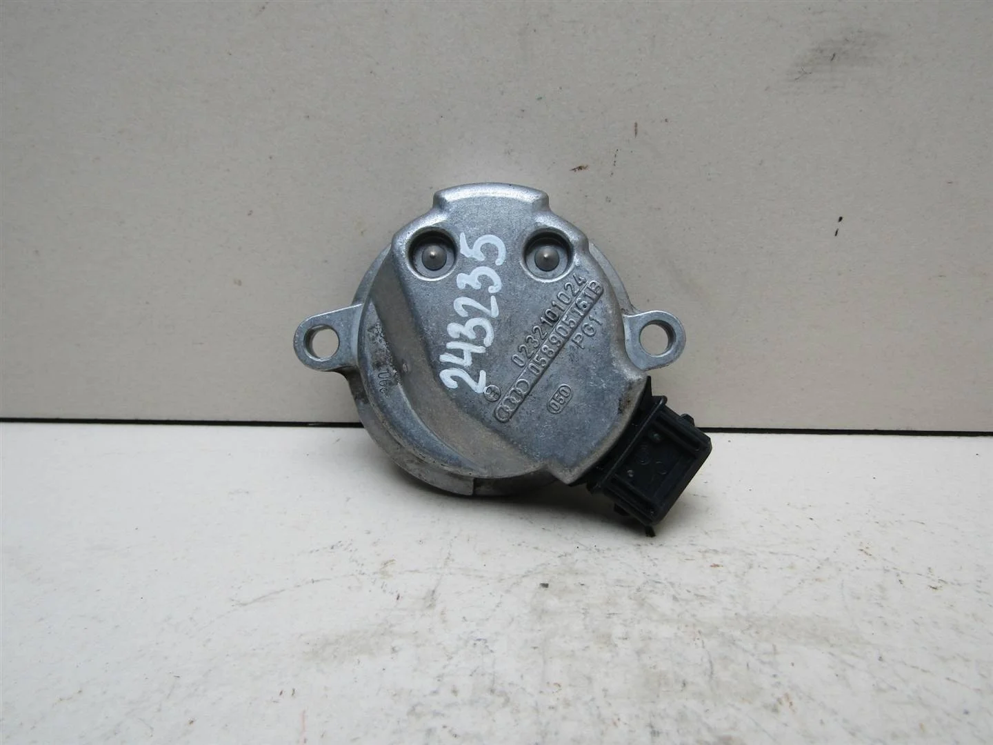 Датчик Холла VW Golf IV \Bora 1997-2005  [058905161B]  в Вологде