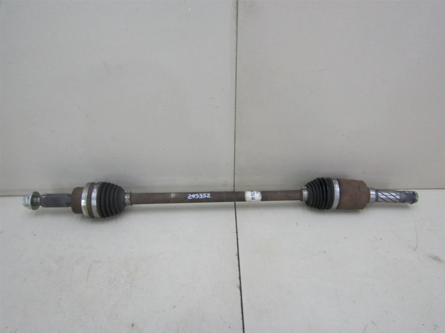 Полуось задняя Ford Kuga 2012-2019  [2168926]  2.0 TXMA в Вологде