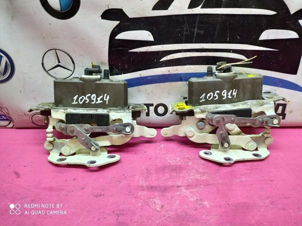 Петли капота пиропатроны 2шт W212 W204 A2129066201