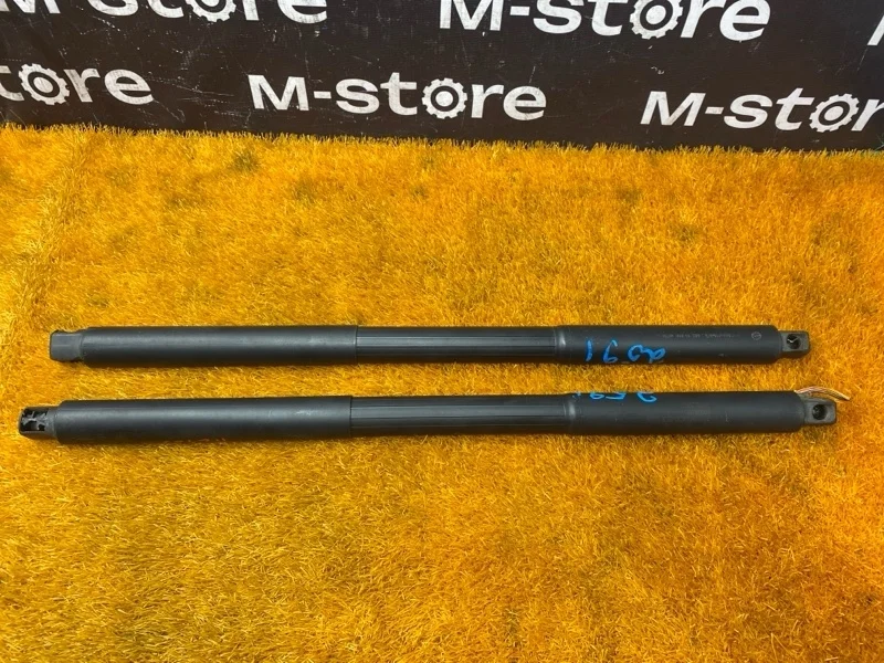 Амортизатор багажника Mercedes-Benz M-Class 2012 A1669802164 W166 642.826