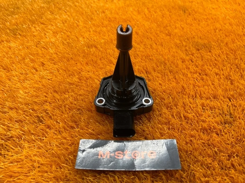 Датчик уровня масла Audi Q7 2012 03C907660R 4LB CJT