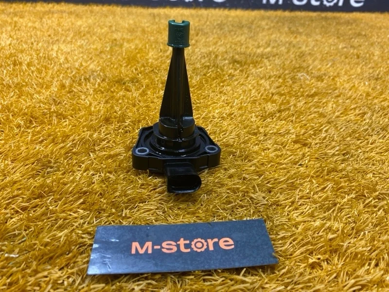 Датчик уровня масла Audi A3 2014 04E907660 8V CXS