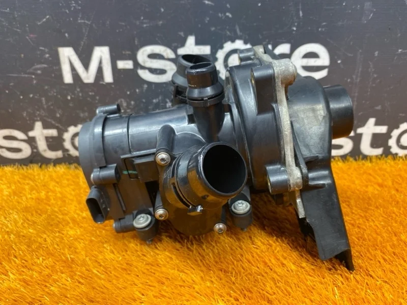 Помпа Audi Q7 2015 06L121111H 4M CYR