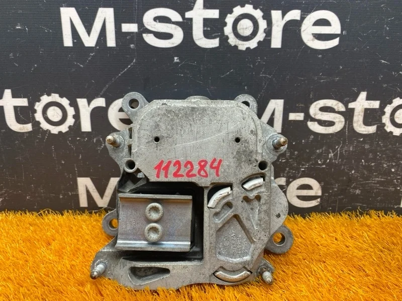 Подушка КПП Audi Q7 2015 4M0399153L 4M CYR