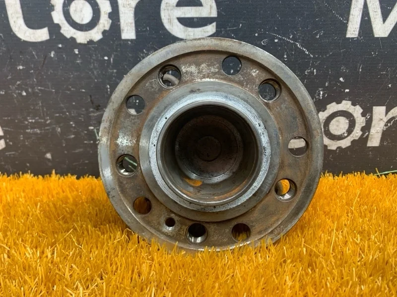 Ступица Mercedes-Benz C-Class 2014 A2053340400 W205 274.920, передняя левая