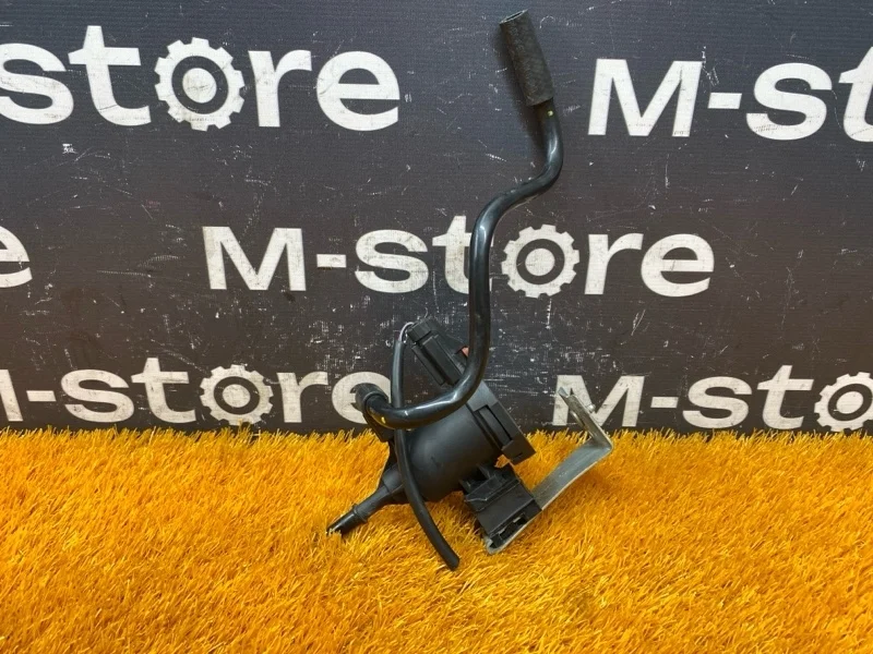 Клапан вентиляции топливного бака Mercedes-Benz Gla-Class 2014 A0014760532 X156 270.920