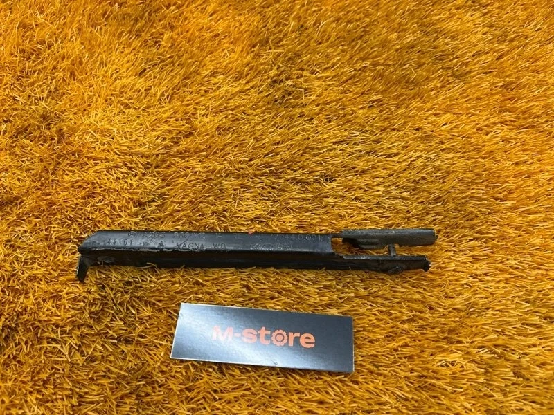 Крепление бампера Mercedes-Benz C-Class 2001 A2038801214 W203 111.955, переднее правое