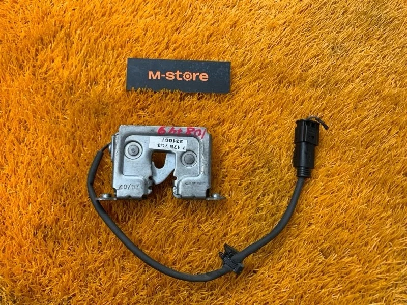 Замок капота Bmw X5 2007 7178753 E70 N52B30A, правый