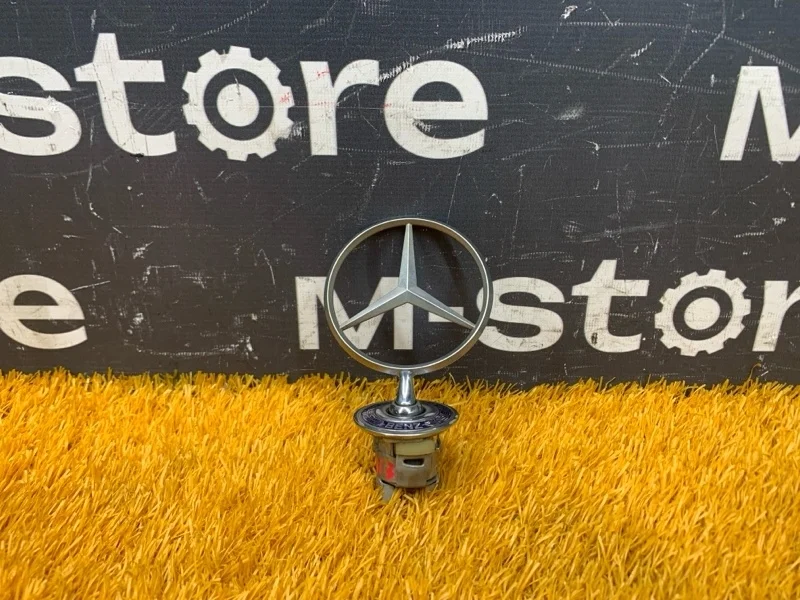 Эмблема на капот Mercedes-Benz C-Class 2001 A2028800186 W203 111.955