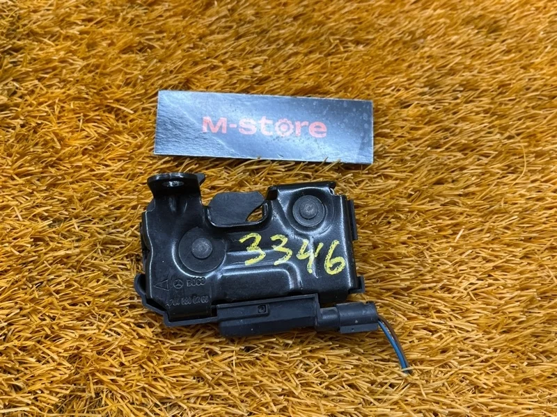 Замок капота Mercedes-Benz C-Class 2014 A2048800260 W205 274.920, правый