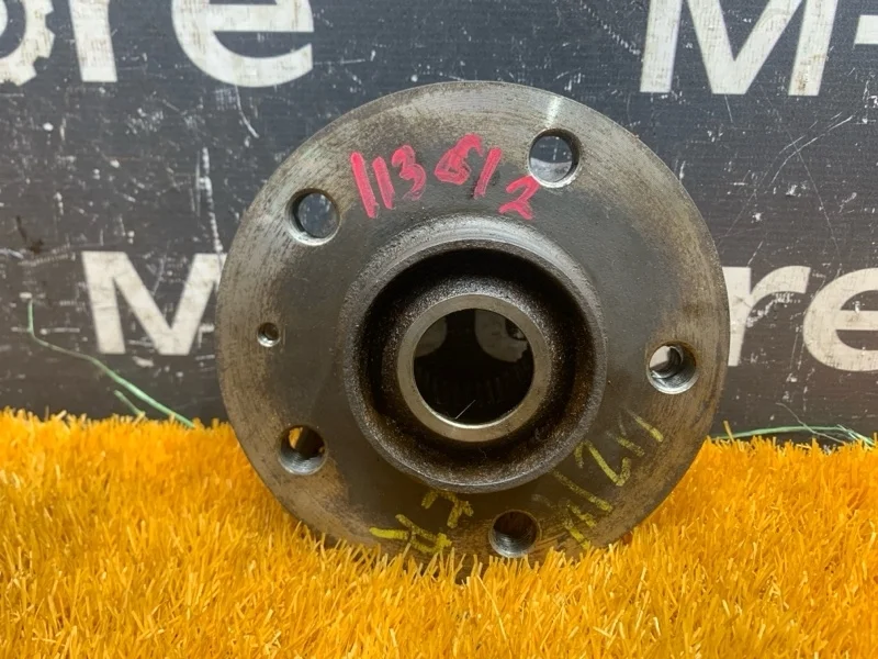 Ступица Audi A4 2011 8K0407615B B8/8K CDNB, передняя правая