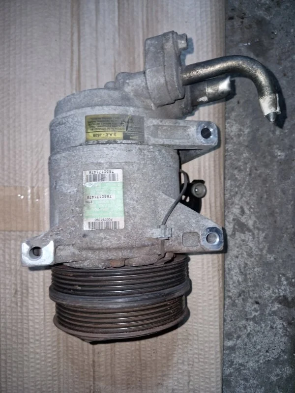 Компрессор кондиционера Volvo s40 2008 MS