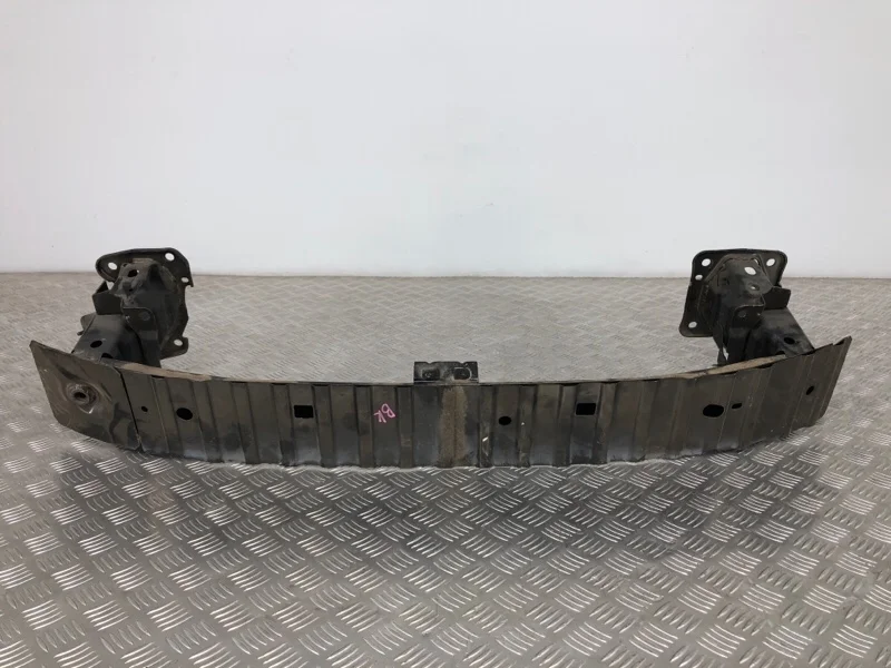 Усилитель бампера Mazda 3 BK