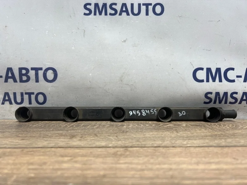 Трубка топливная Volvo S80 1998-2003 9458455 С80 2.4