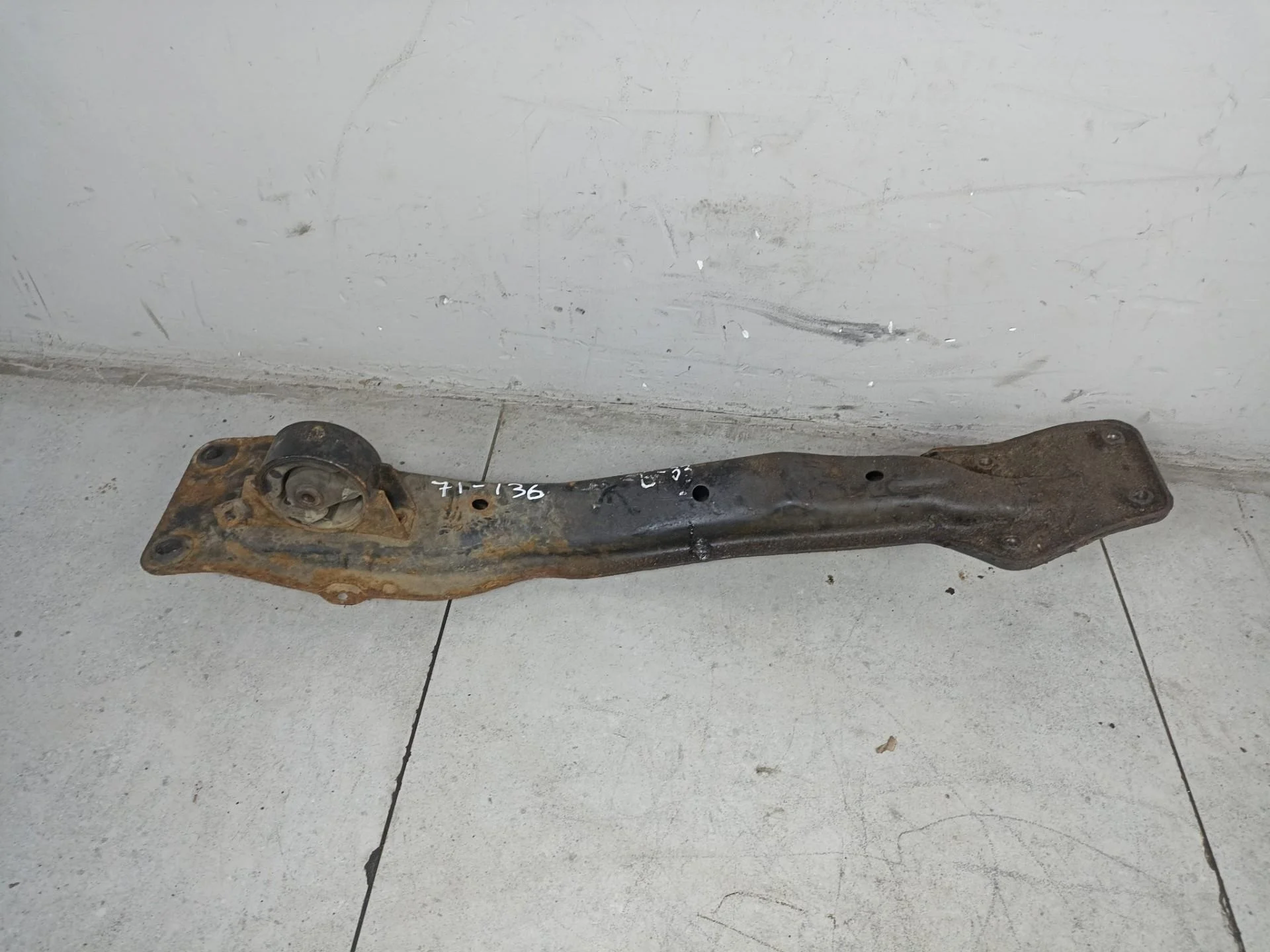 Передняя балка (подрамник) Nissan X-Trail T30