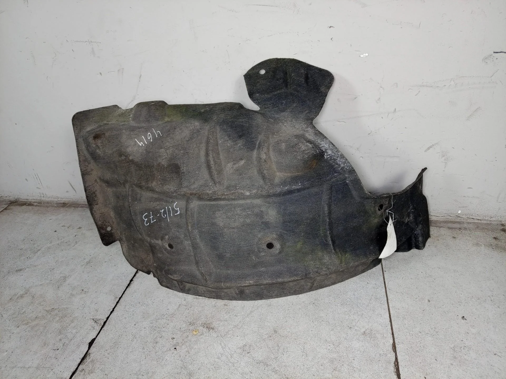 Задняя часть подкрылка переднего правого Renault 3