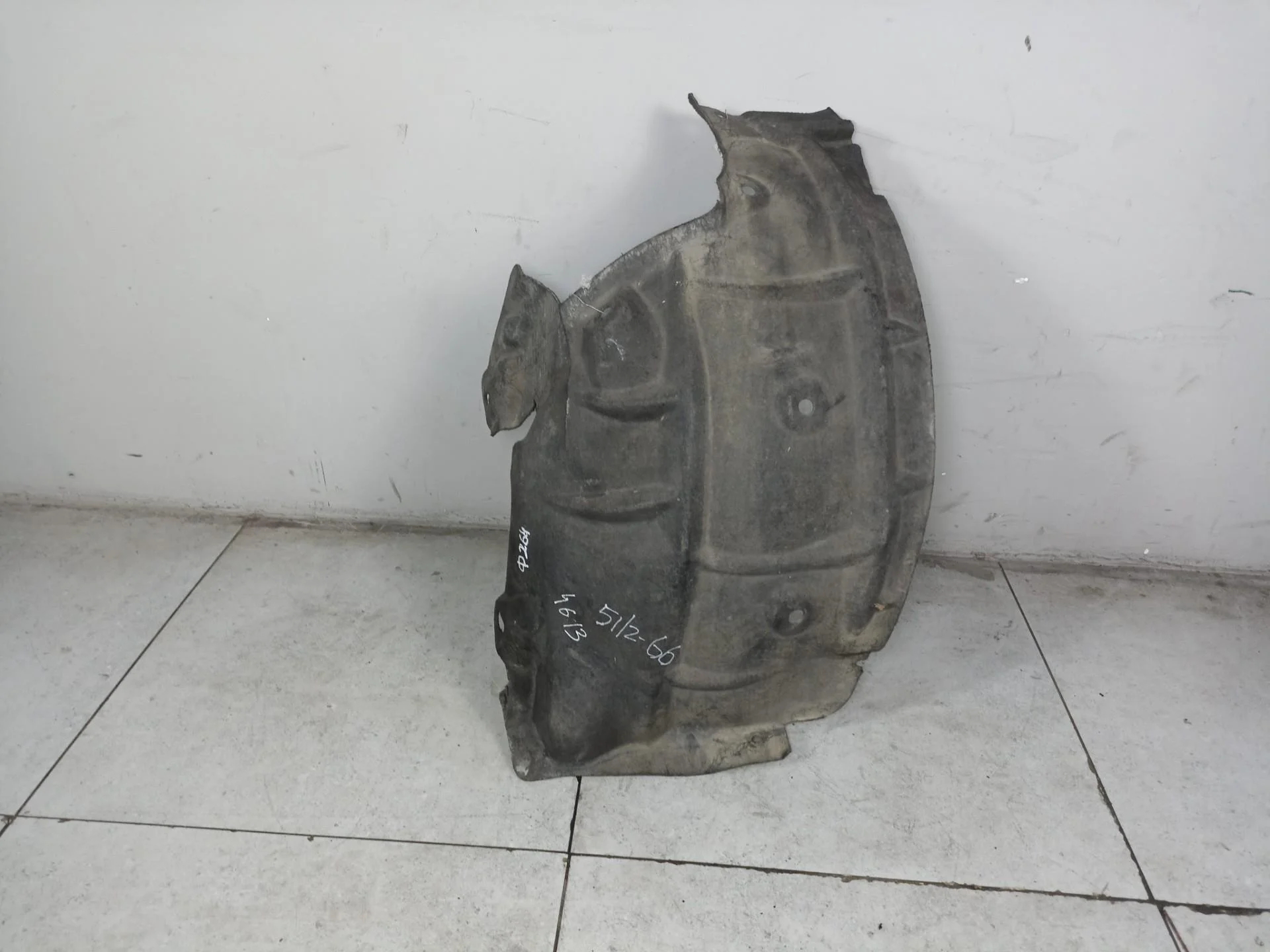 Задняя часть подкрылка переднего правого Renault 3