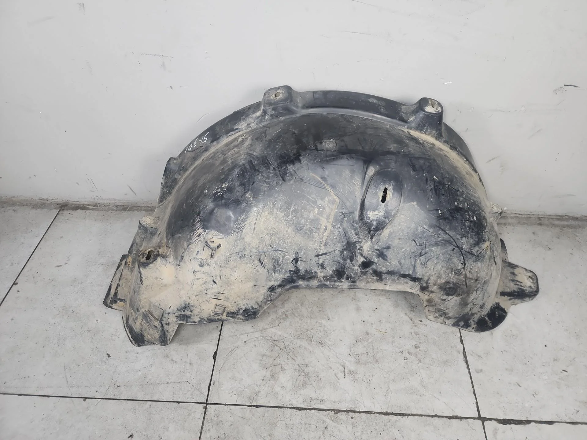 Подкрылок передний левый Mercedes-Benz M