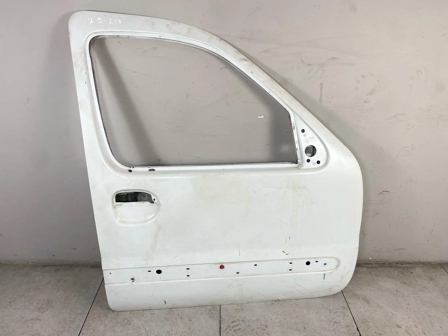 Дверь передняя правая Renault Kangoo рест. 2005