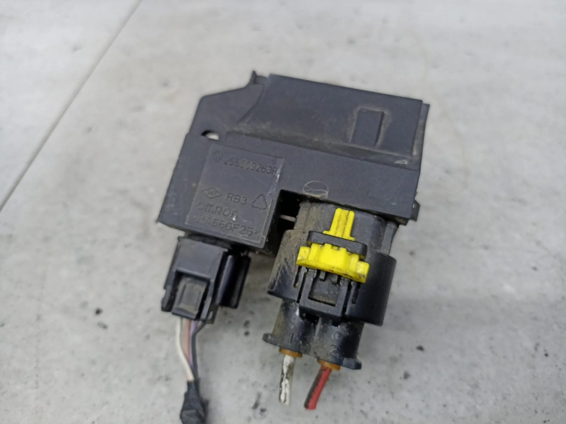 Реле электровентилятора Renault Duster 2012