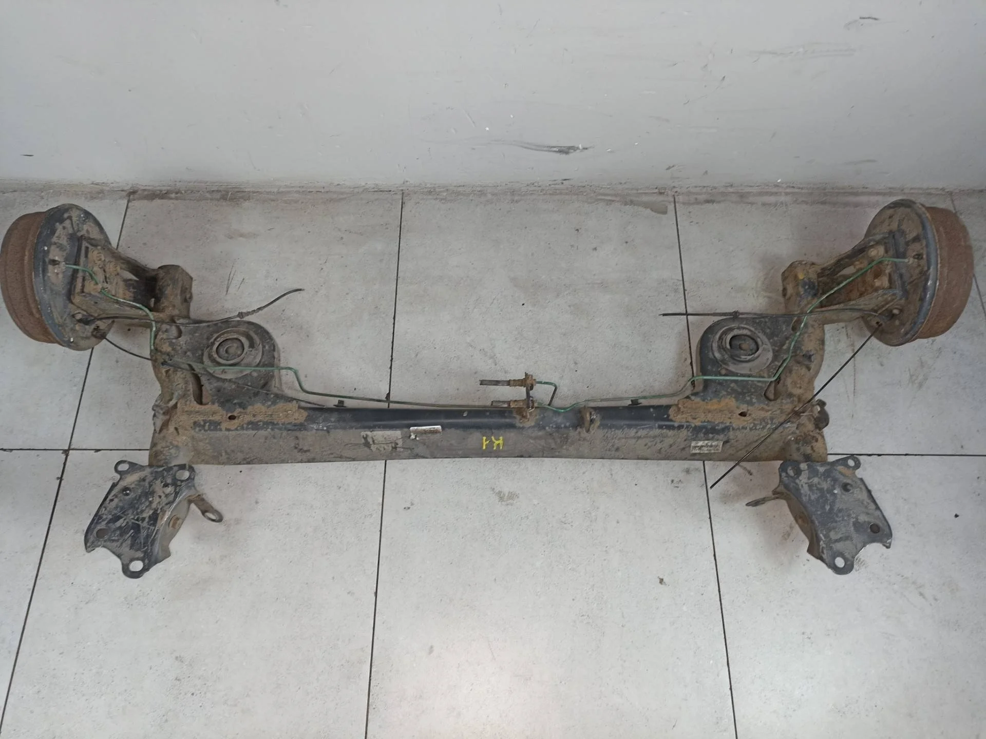 Балка задняя Renault Duster 2011 430006757R