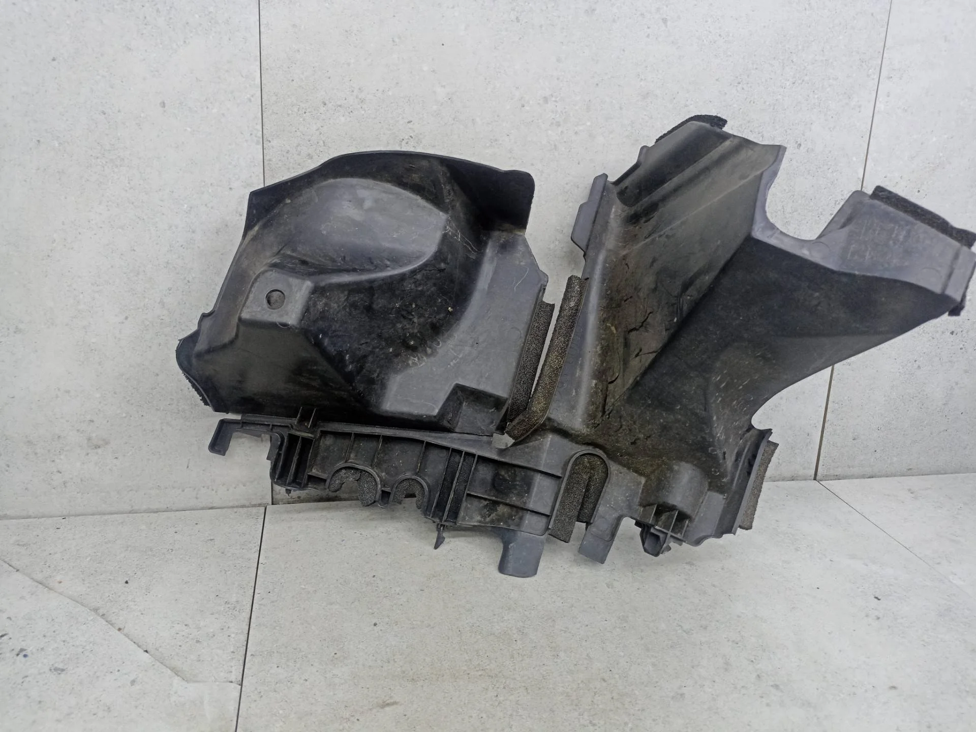 Воздуховод (дефлектор) радиатора правый Toyota