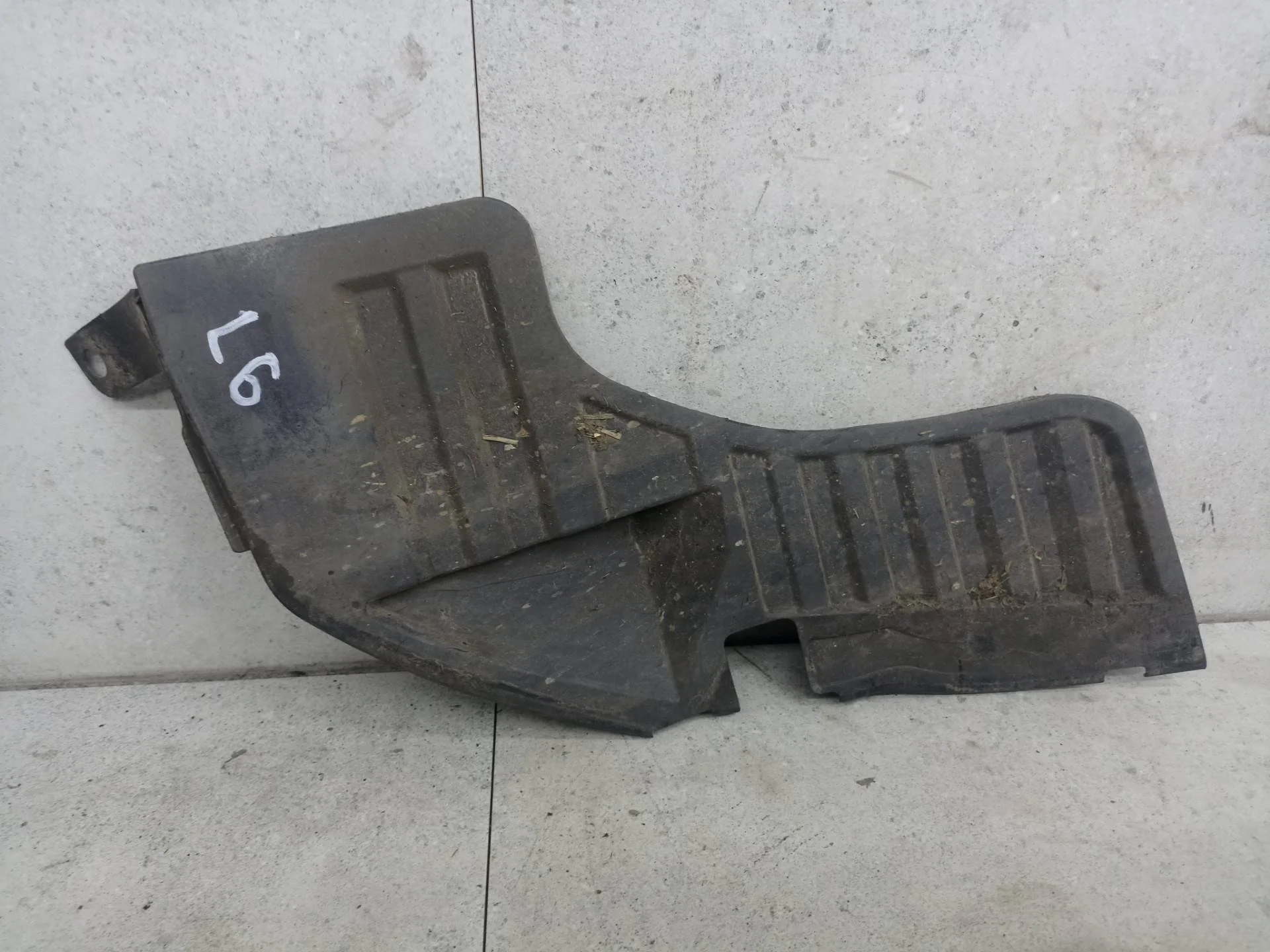 Защита бампера заднего левая Nissan Juke F15 рест.