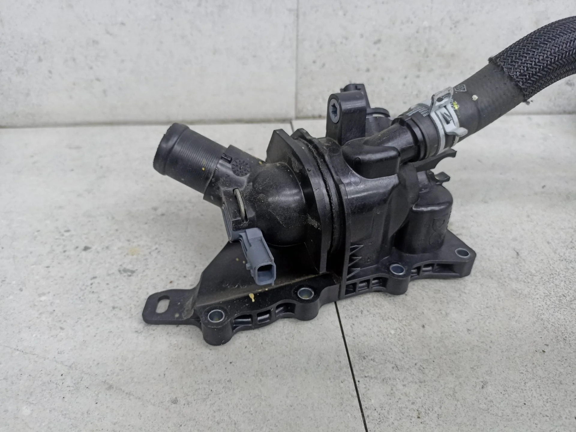 Термостат Renault Arkana 2020 110600260R