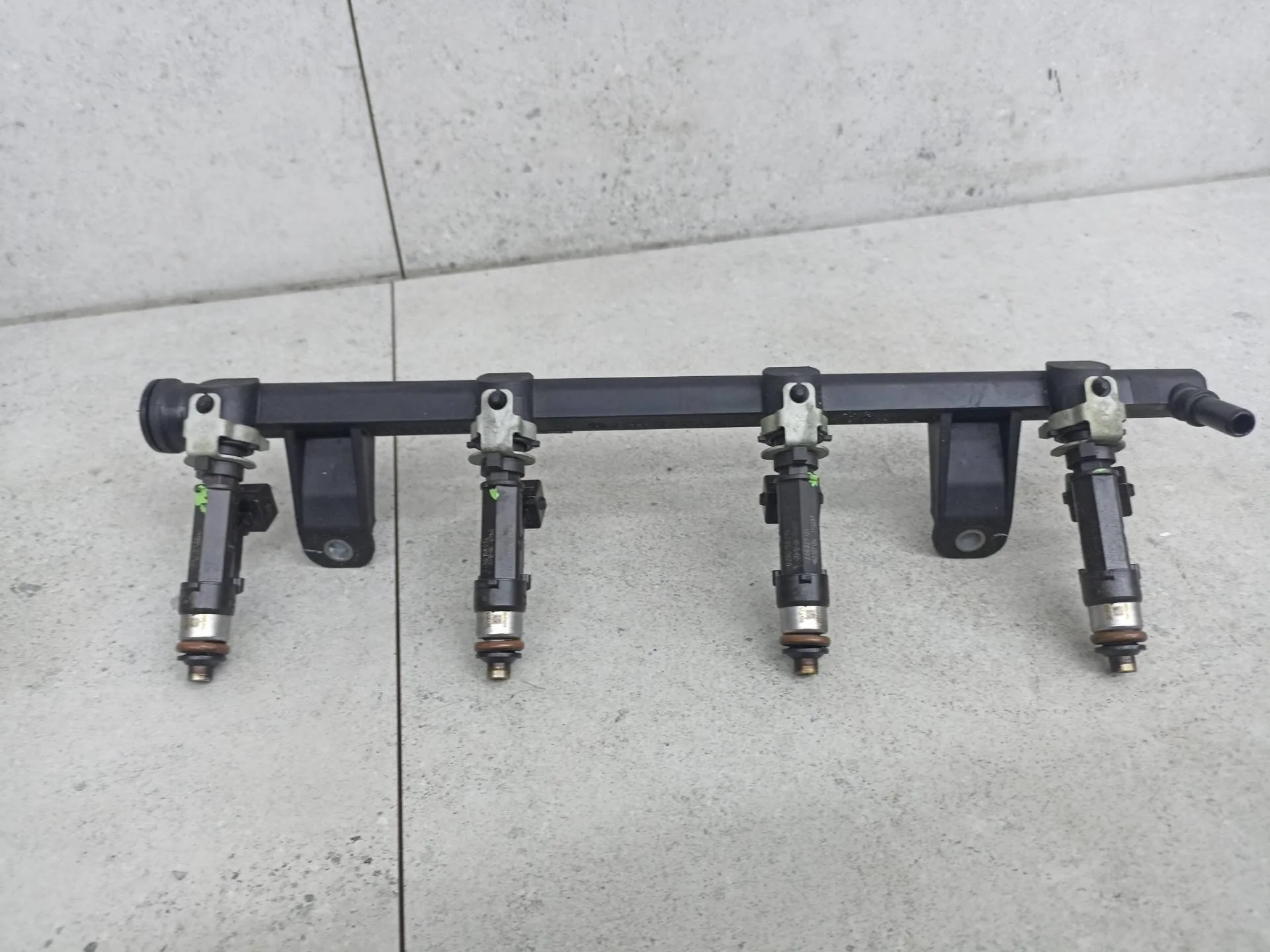 Топливная рампа Renault Logan (2004 - 2009)