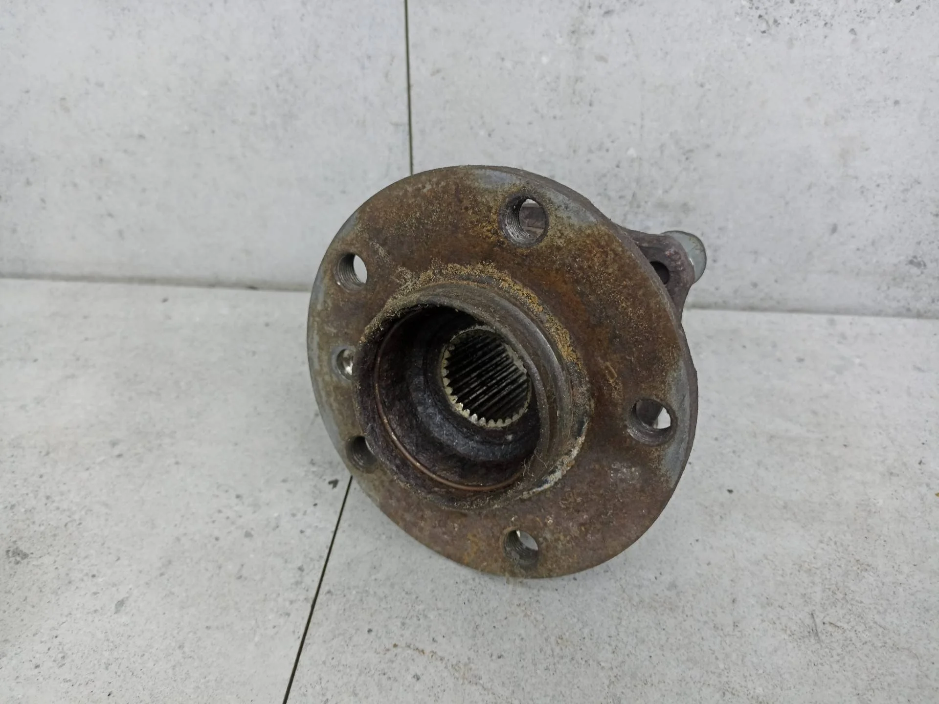 Ступица задняя левая BMW 5 F10/F11 (2009 - 2013)