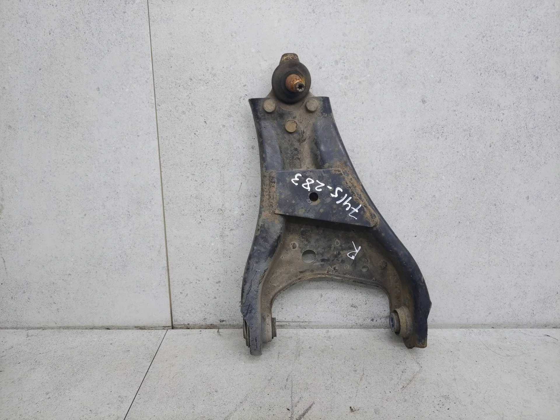 Рычаг передний правый Renault Duster 2015