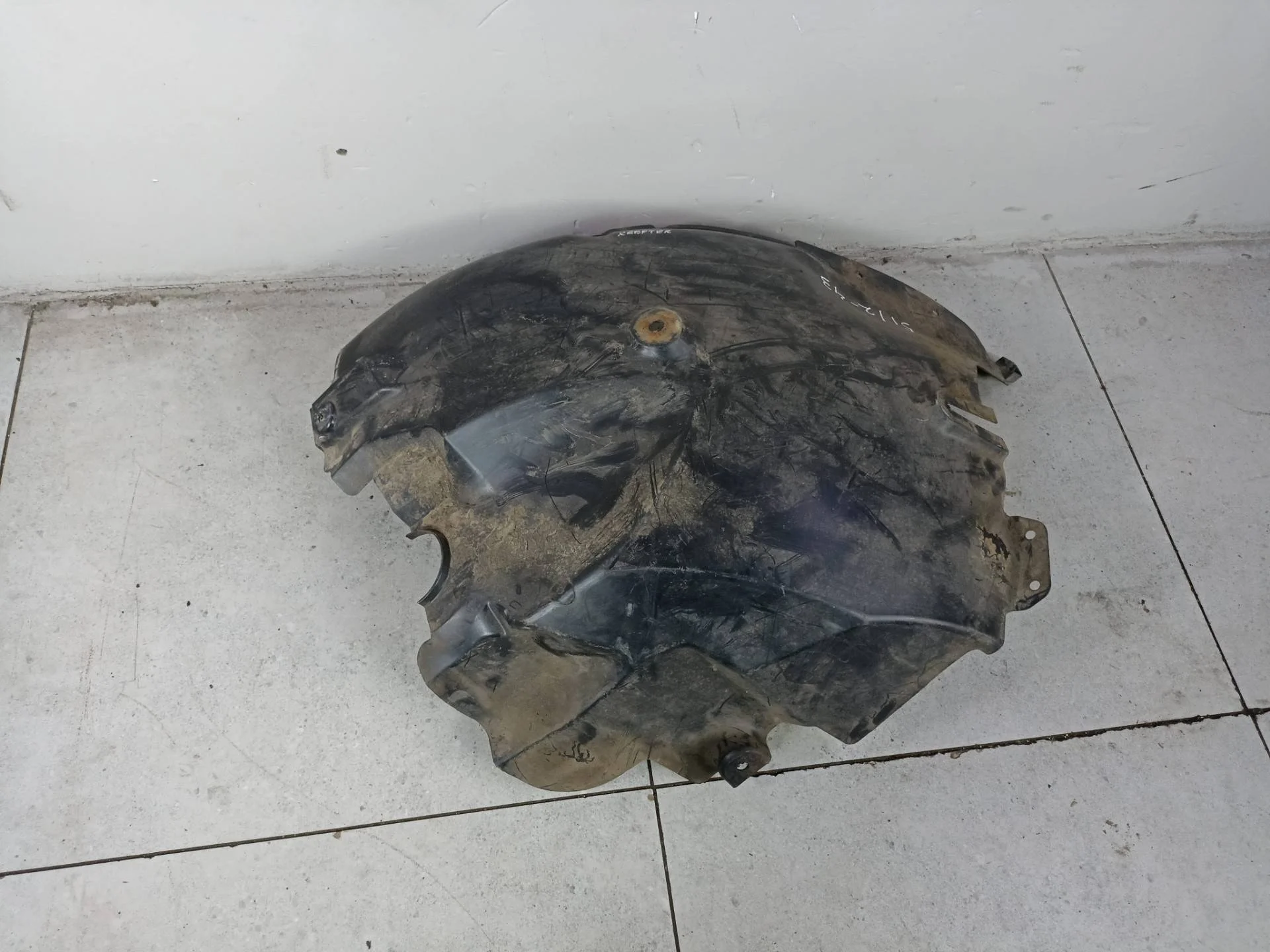 Задняя часть подкрылка переднего правого