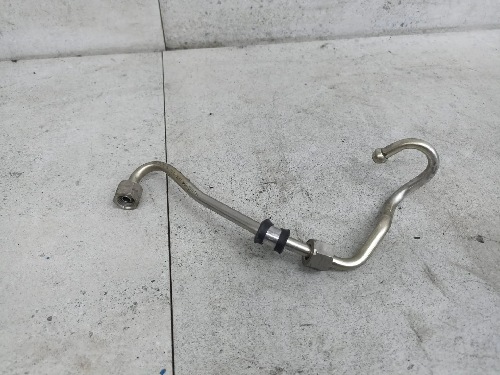 Топливная трубка Audi A4 B8 2011 06J127501M