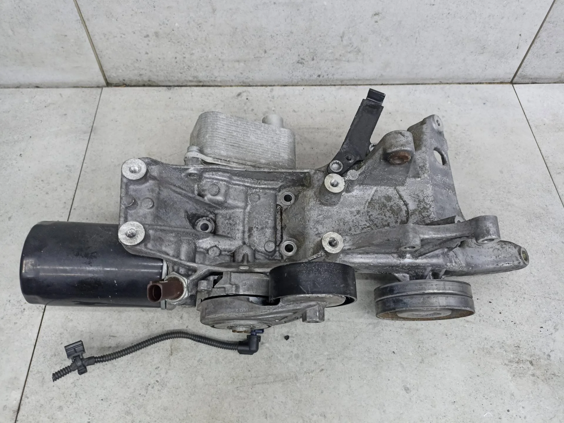 Кронштейн компрессора кондиционера Audi A4 B8 2011