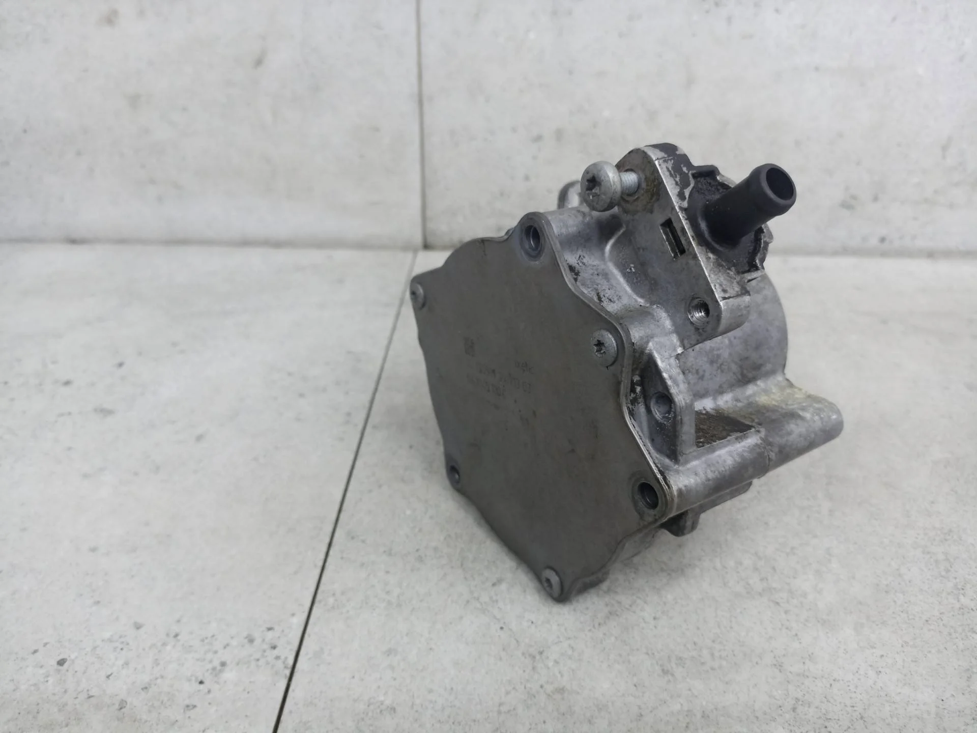 Вакуумный насос Audi A4 B8 2011 06J145100C