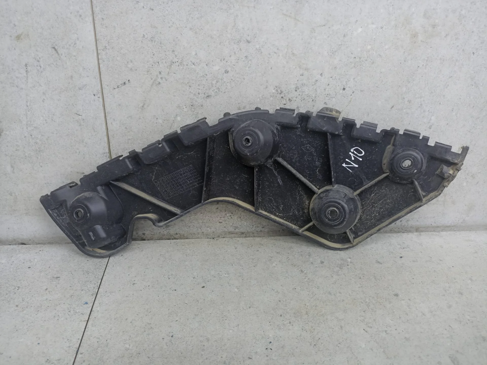 Крепление заднего бампера левое Renault Duster