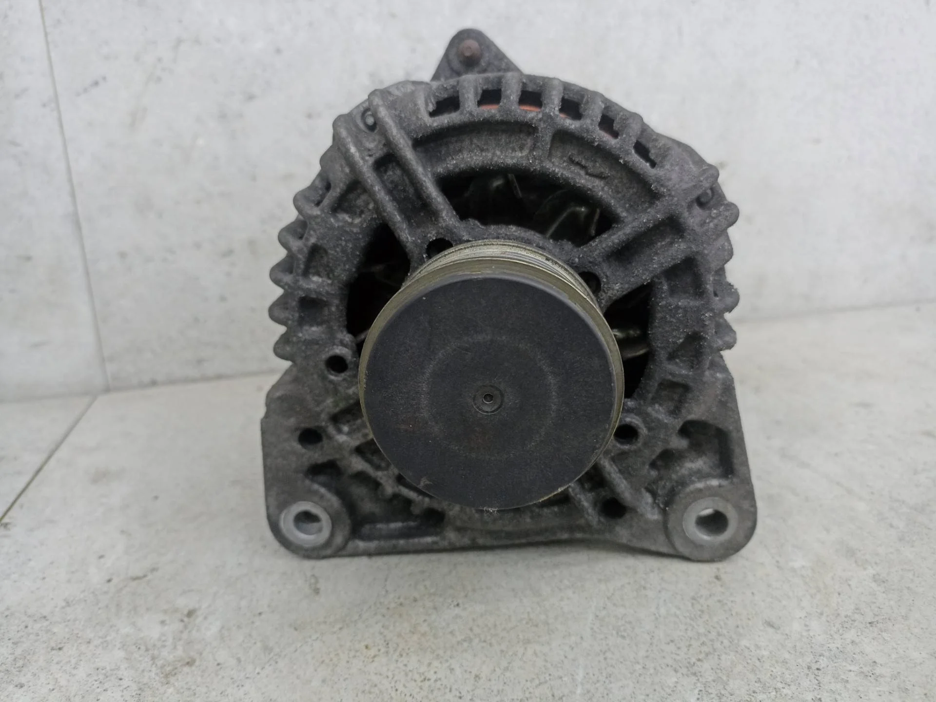 Генератор Renault Megane 2 рест. 2012 231008578R