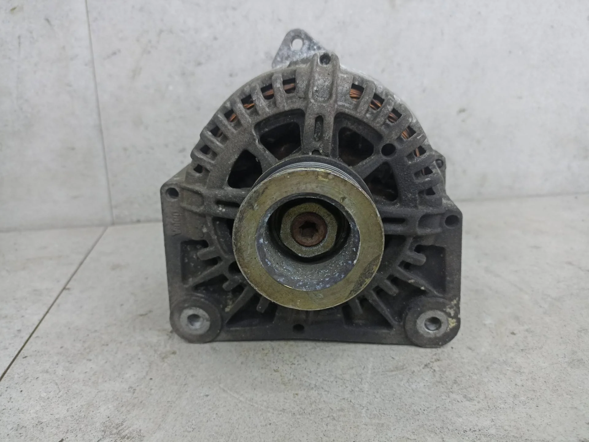 Генератор Renault Logan рест. 2012 8200323126