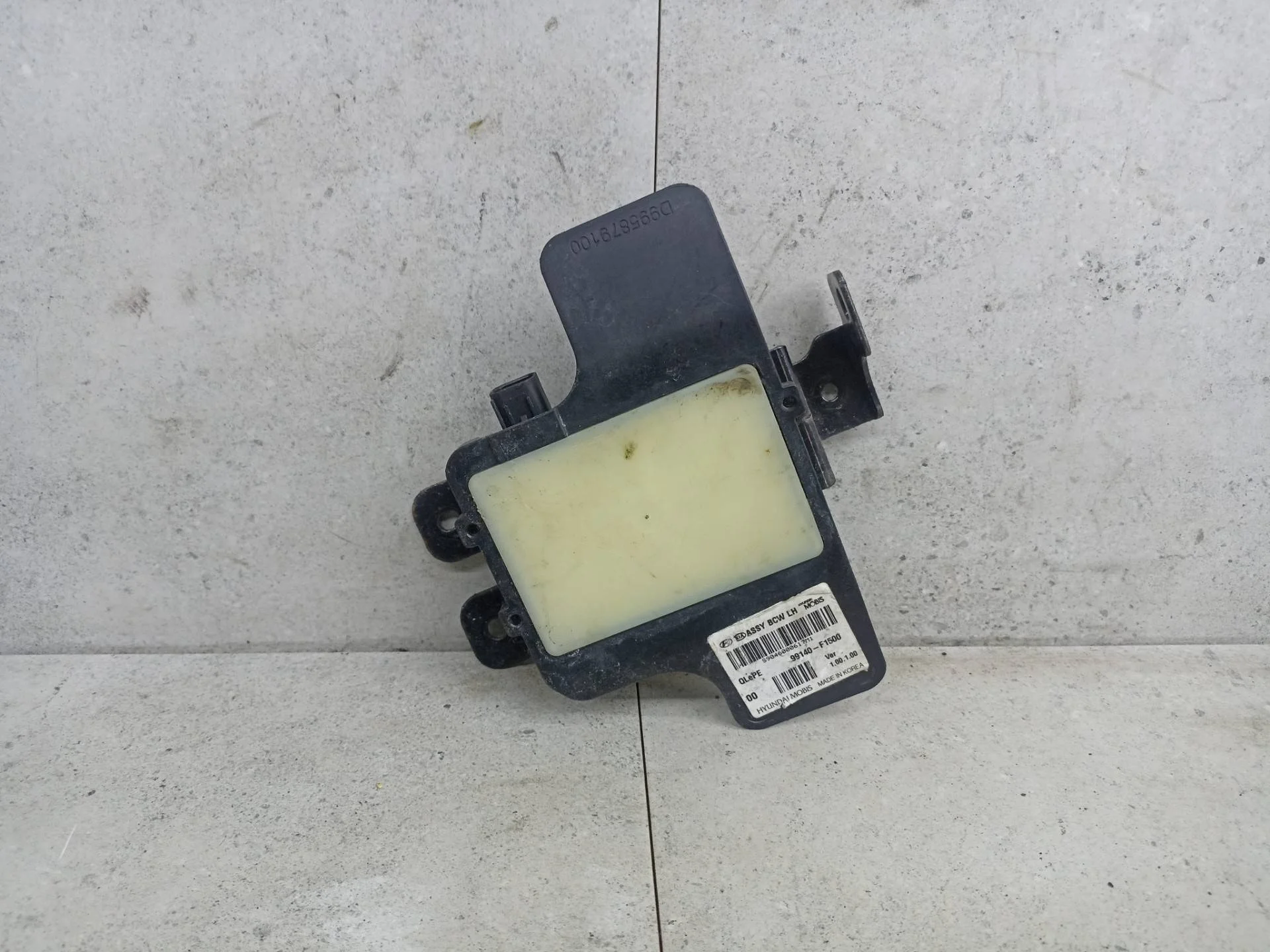 Датчик мертвых (слепых) зон задний левый Kia