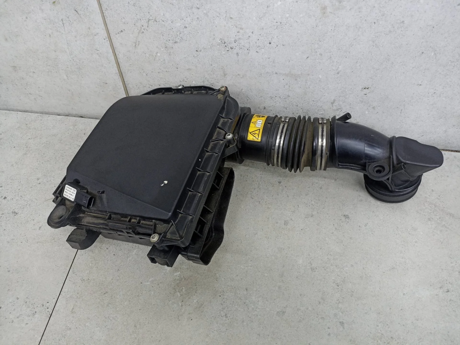 Корпус воздушногo фильтра Mercedes-Benz GLS X166