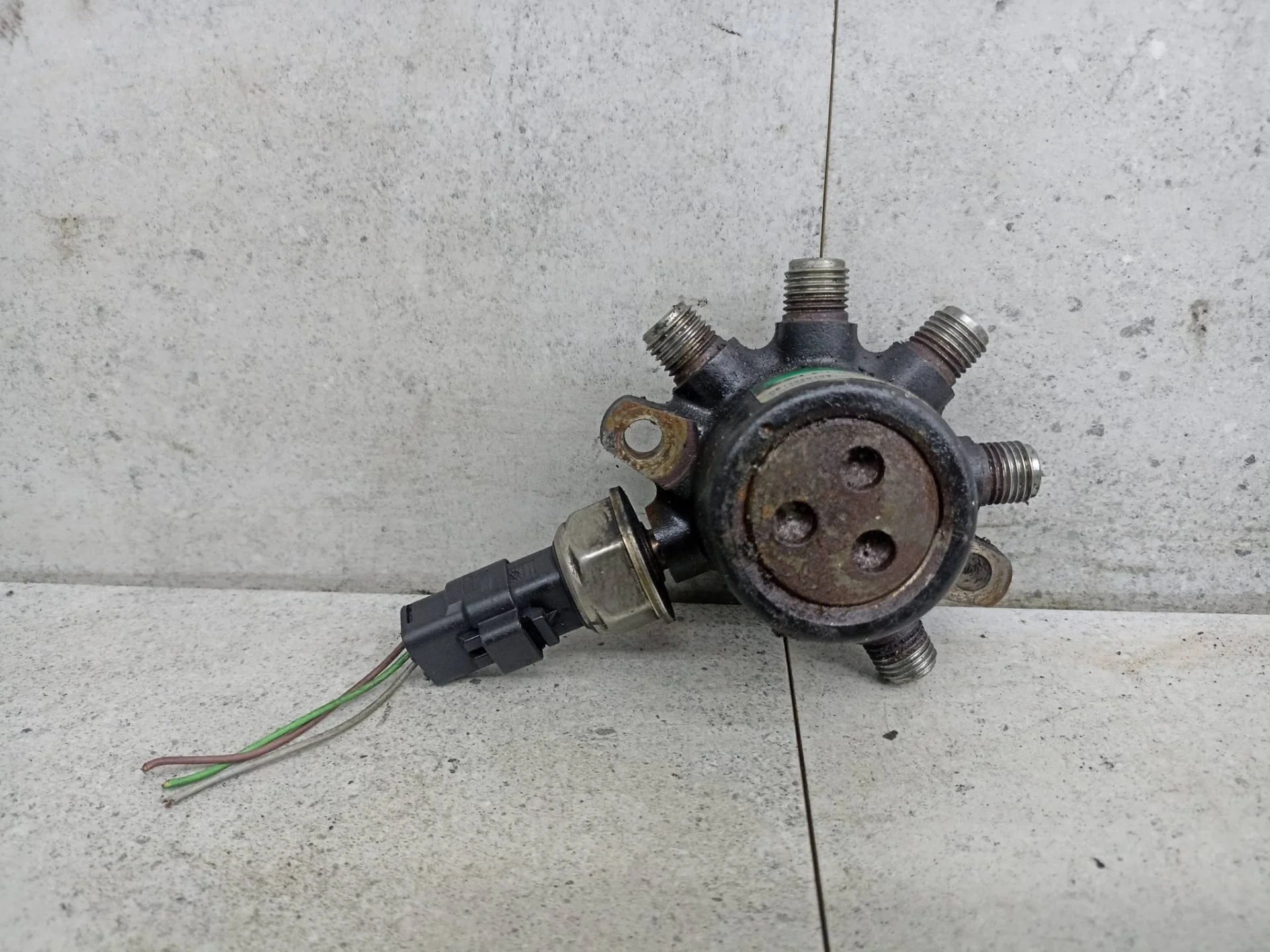 Топливная рампа Renault Megane 2 2006 8200584034