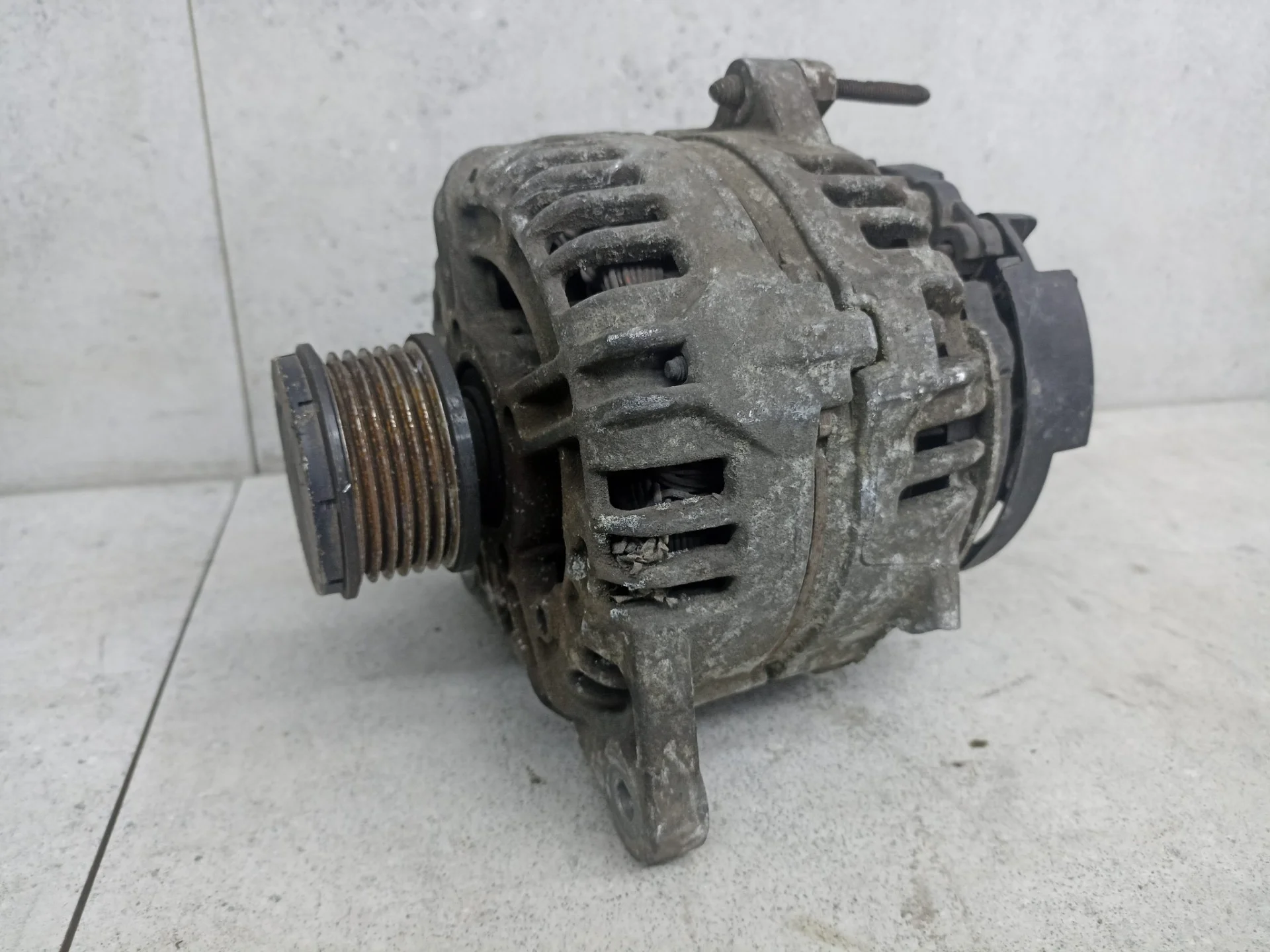 Генератор Renault Megane 2 рест. 2012 231008578R