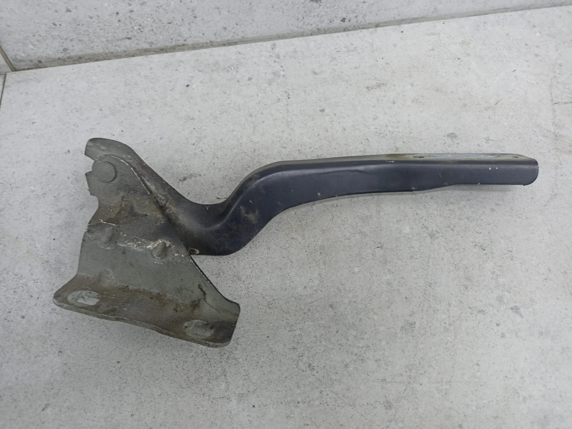 Петля капота правая Nissan Qashqai J10 2010