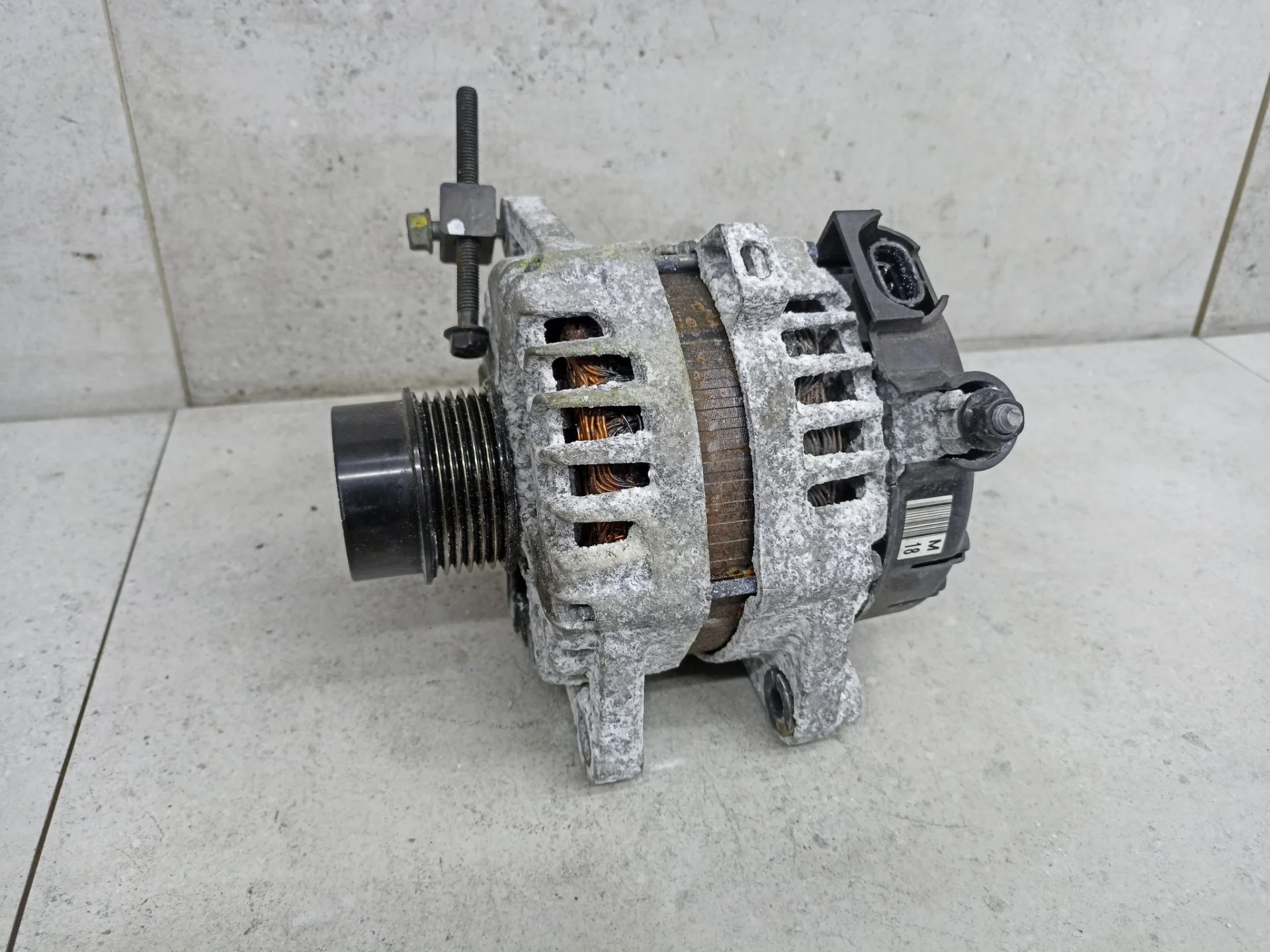 Генератор Kia Sportage 4 рест. 2020 373002B960