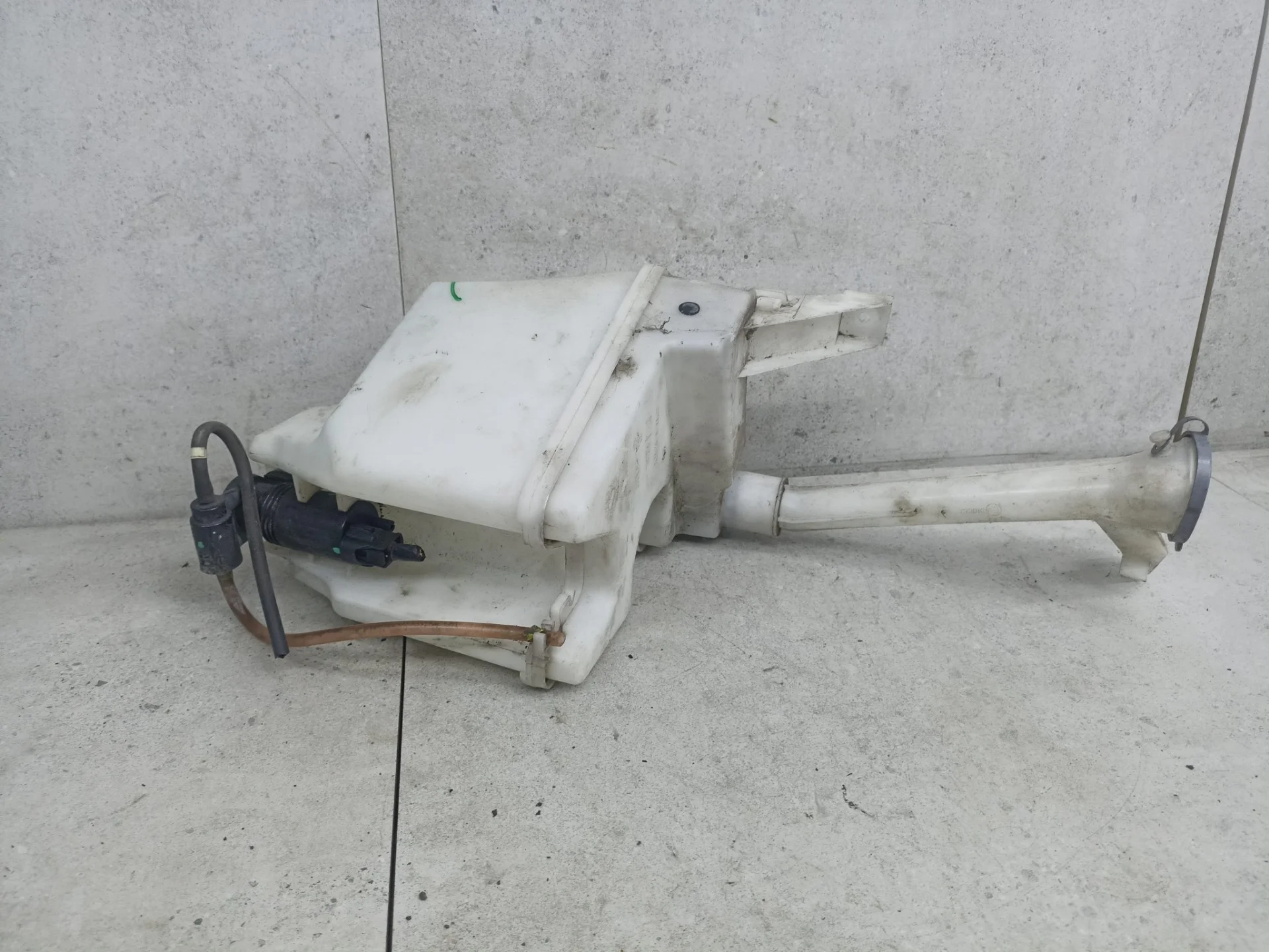 Бачок омывателя Nissan Juke F15 рест. 2017