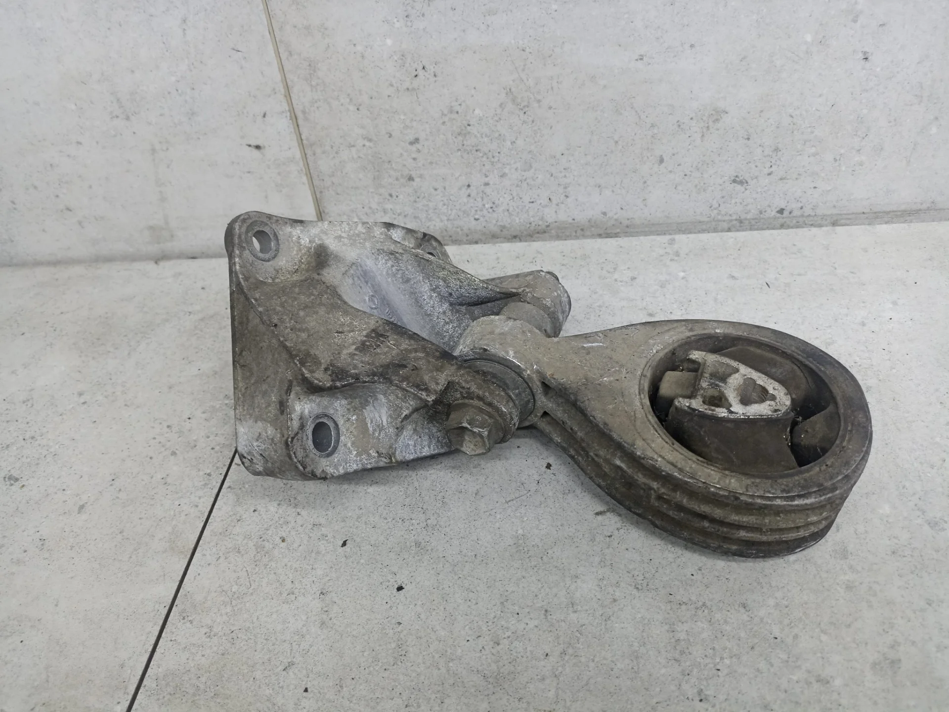 Кронштейн двигателя задний Nissan X-Trail T31 2010