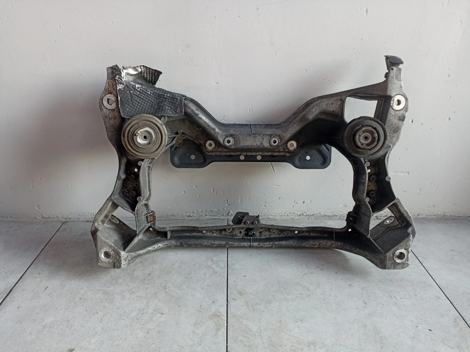 Передняя балка (подрамник) Mercedes-Benz C