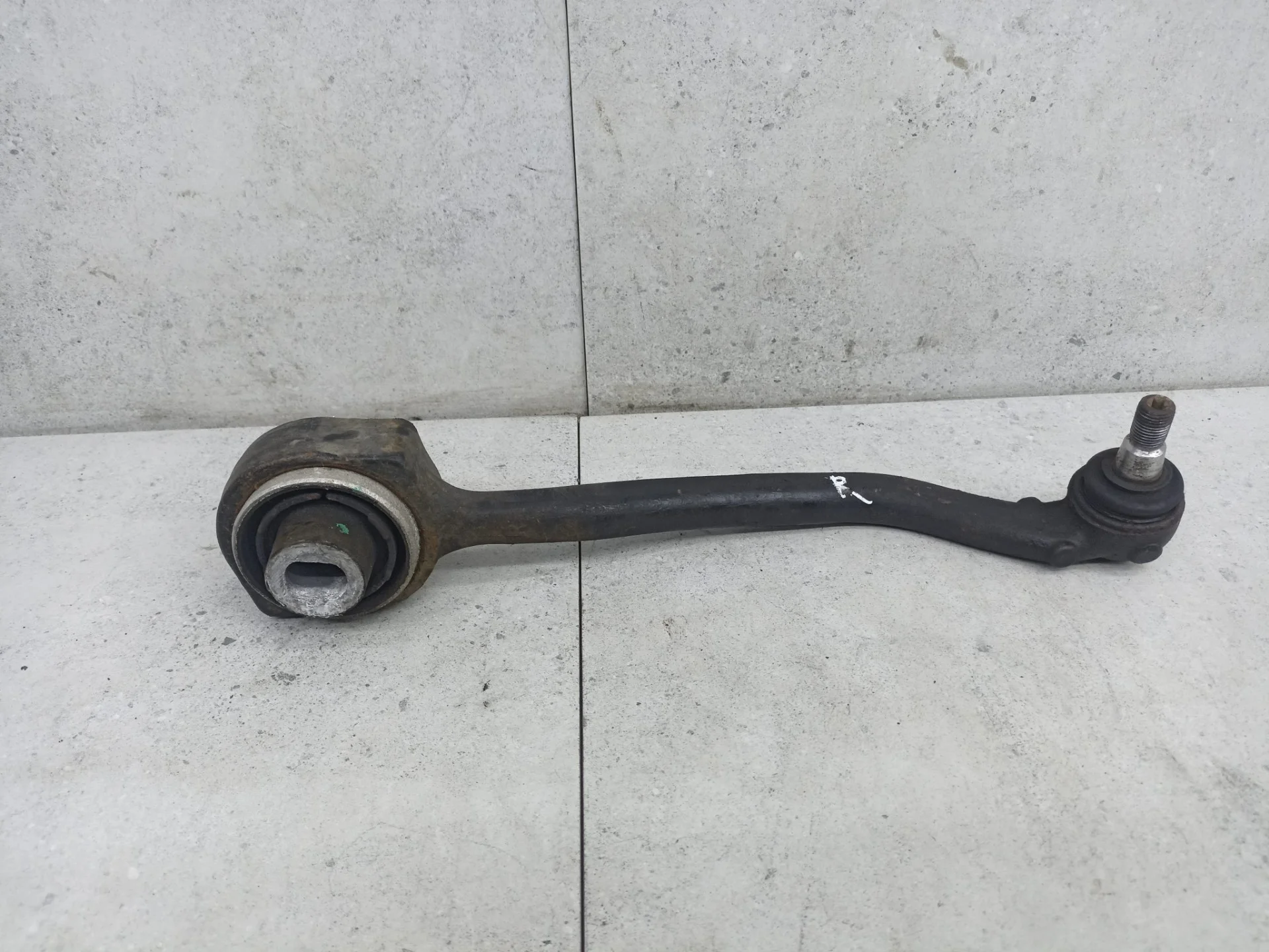 Рычаг передний правый нижний Mercedes-Benz C