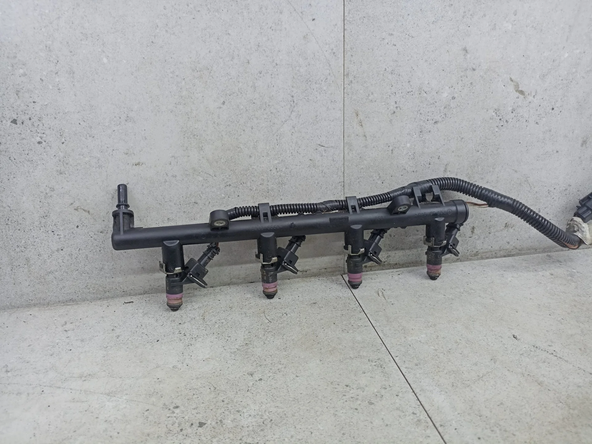 Топливная рампа Renault Megane 2 рест. 2006